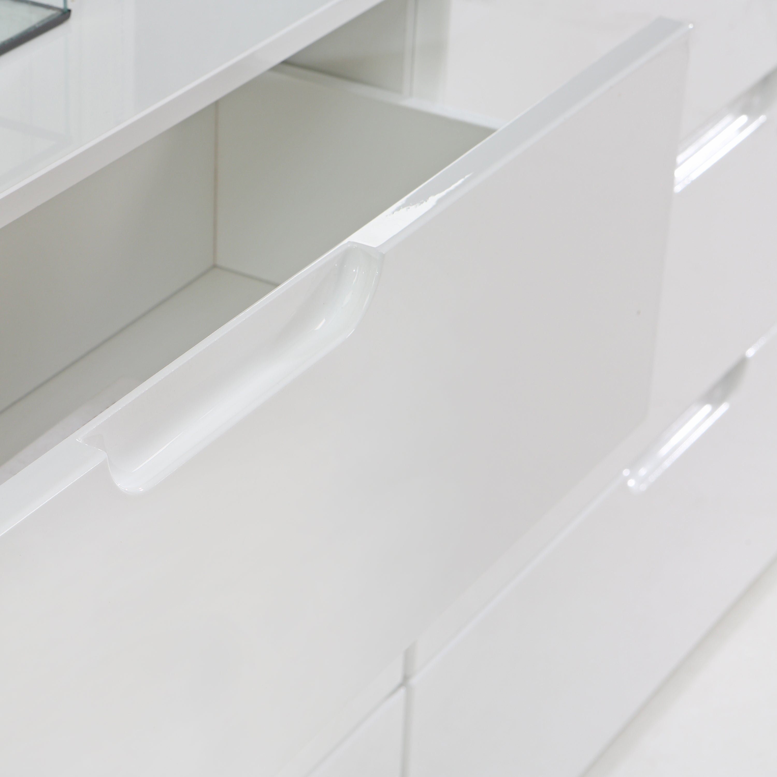 Sienna Abstract Chest of in White/White High Gloss