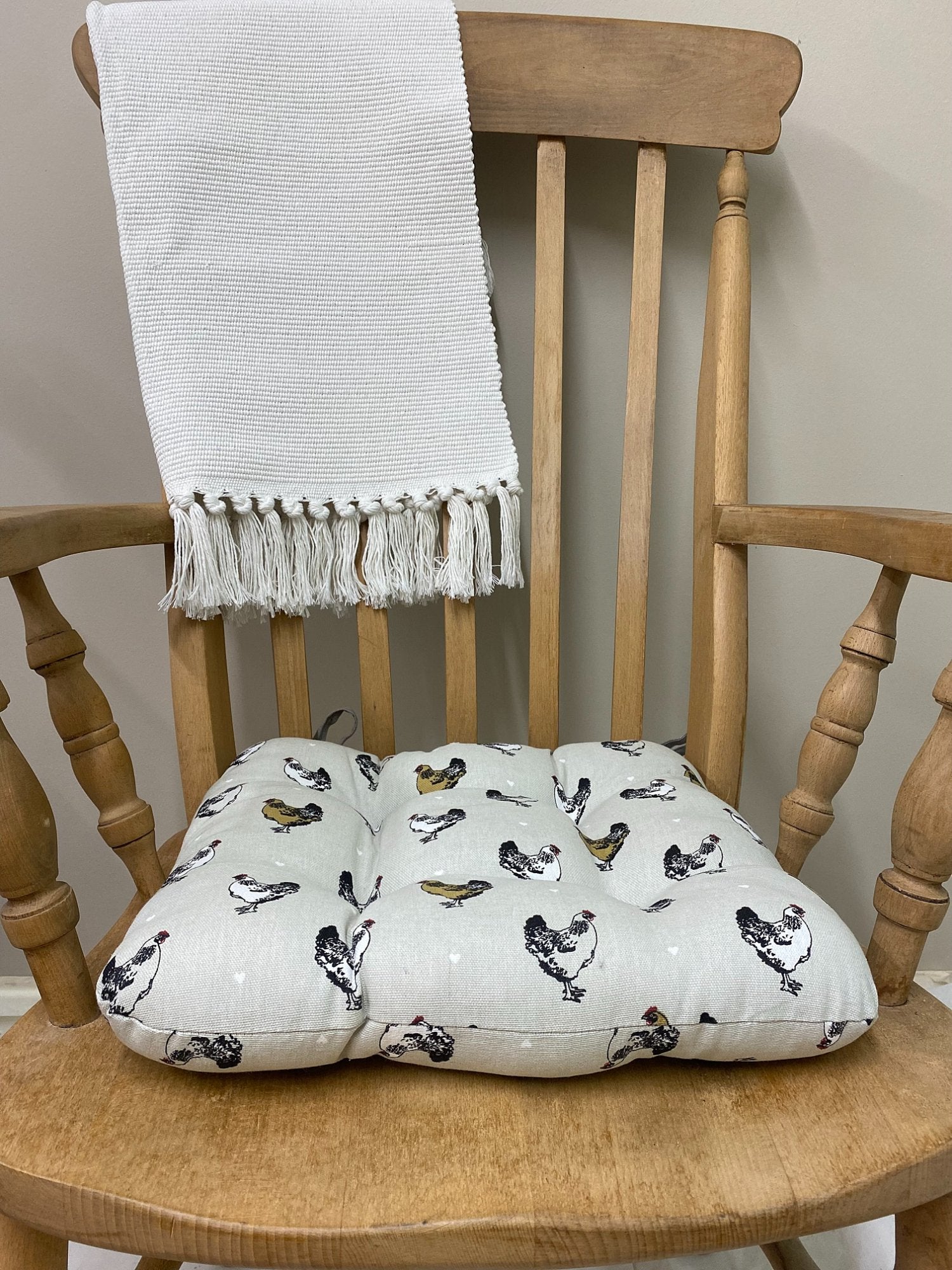 Padded Seat Pad With Ties With A Chicken Print Design