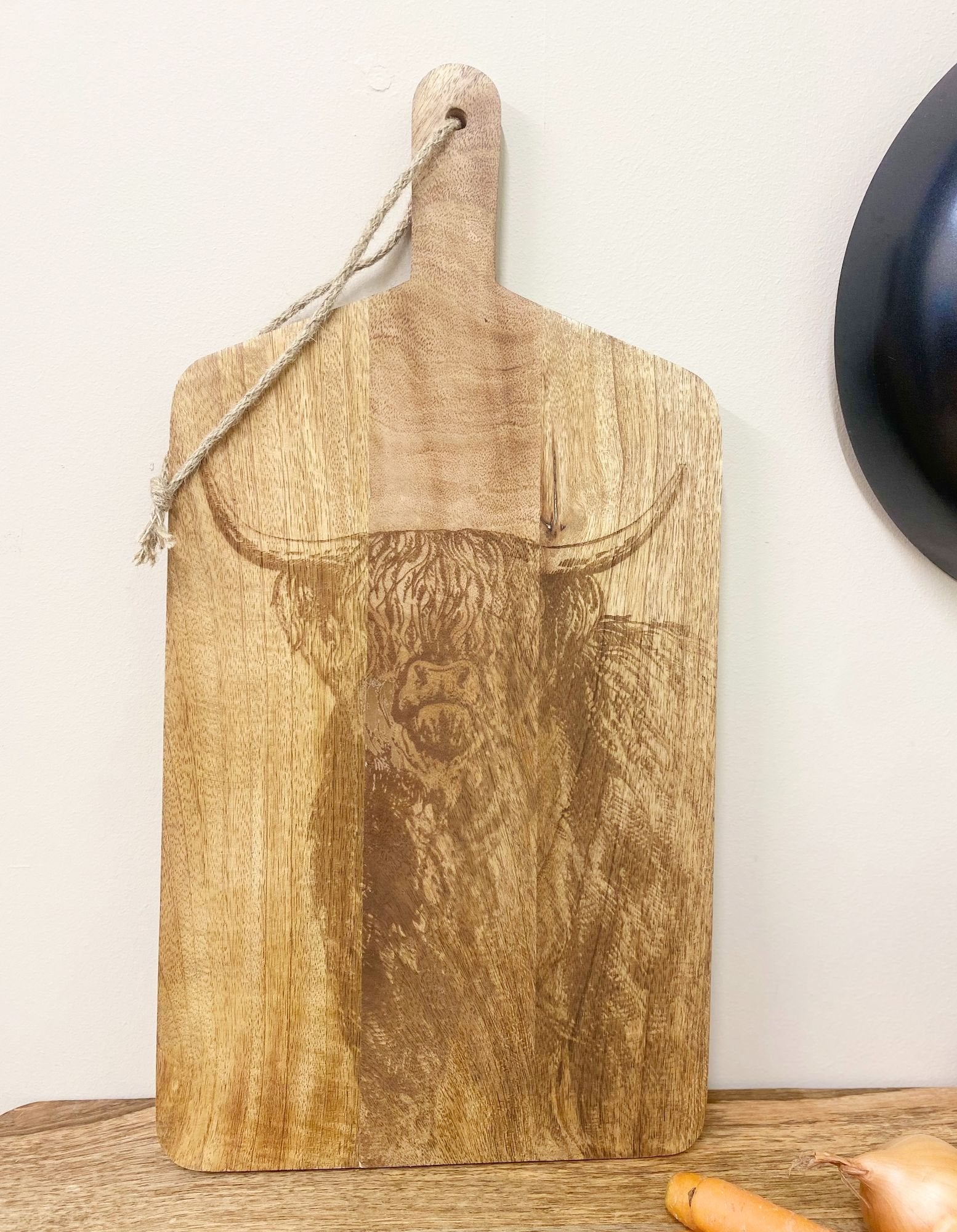 Wooden Chopping Board With Highland Cow Engraving 50cm